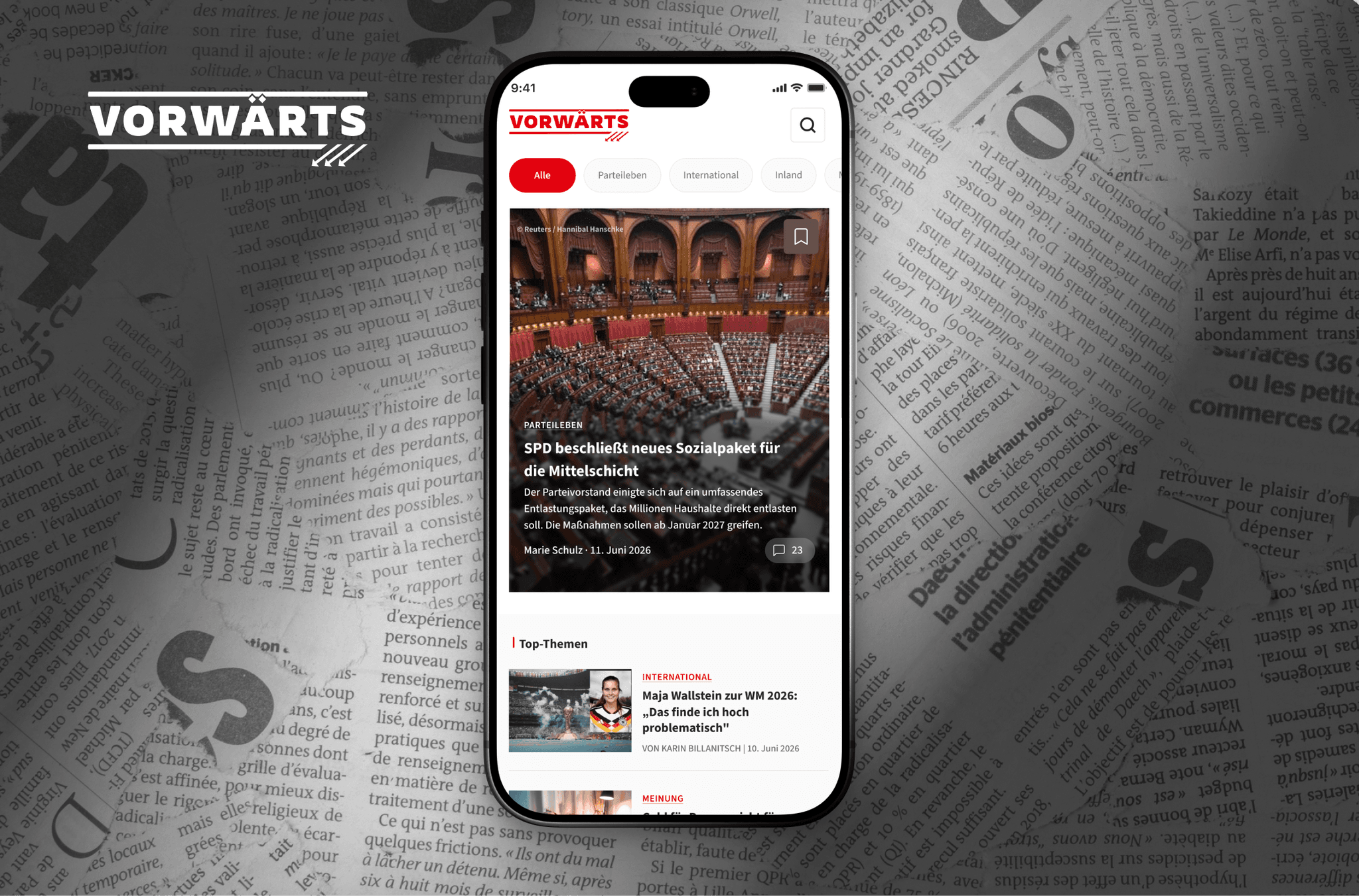 Screenshot der vorwärts App mit Zeitungen als Hintergrund